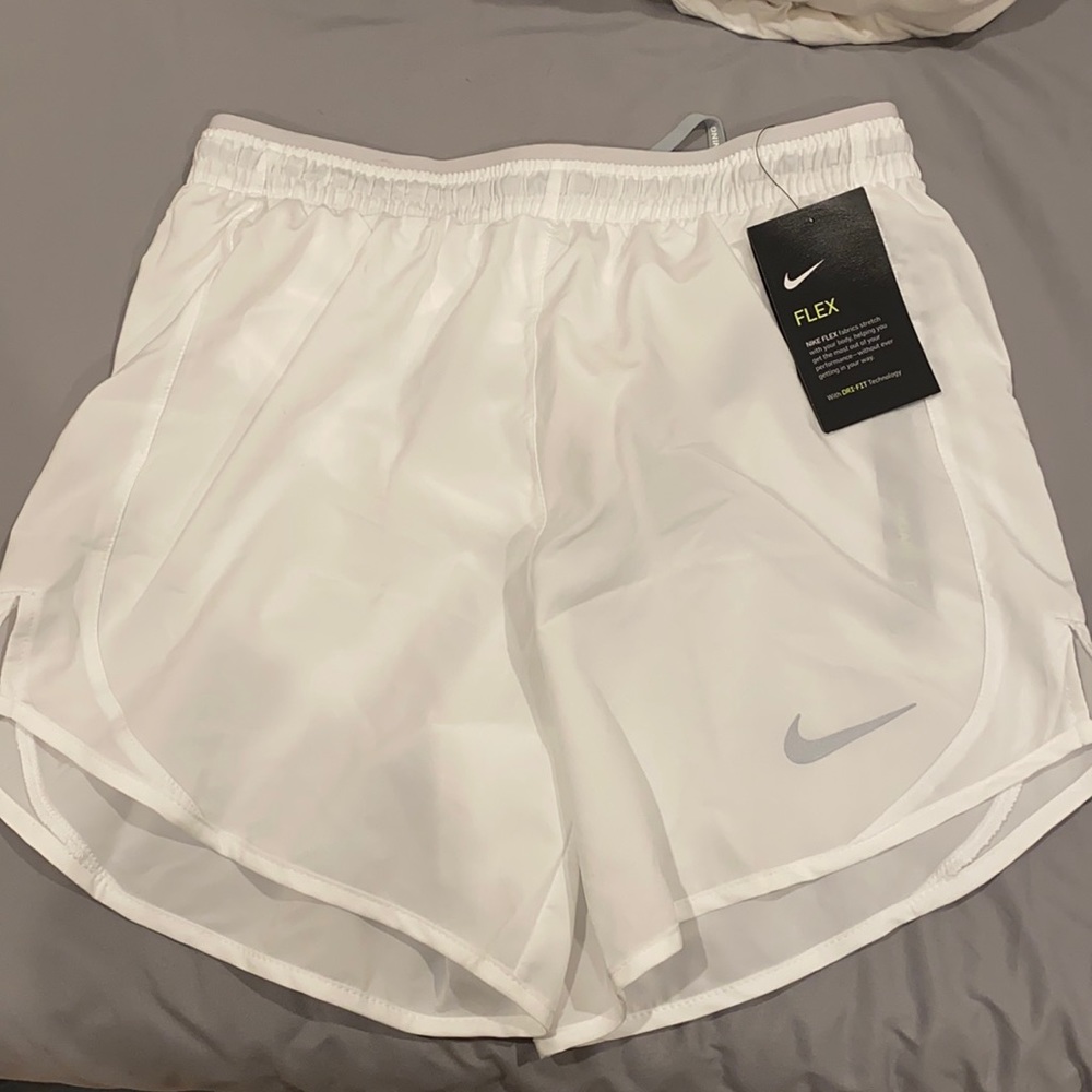 White Dri-fit nike flex fabric XS